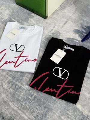 Premium Quality Valentino Short-Sleeved T-Shirt Black Leather Logo Luxury
